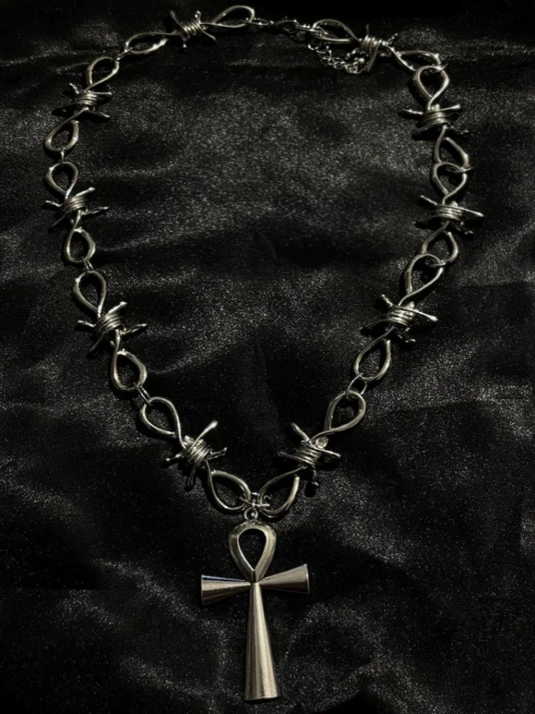 1 Piece Of Personalized And Fashionable Entwined Thorns Cross Gothic Style Metal Silver Color Pendant Necklace 47+5cm