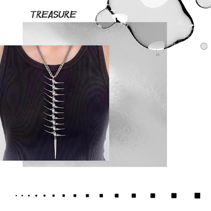 The Fishbone Shackle Necklace In A Punk And Cold Style, Made Of Copper Alloy, Is A Neutral Carnival Jewelry Accessory