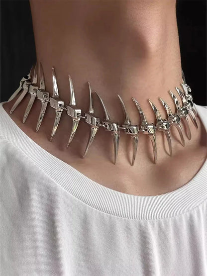 The Fishbone Shackle Necklace In A Punk And Cold Style, Made Of Copper Alloy, Is A Neutral Carnival Jewelry Accessory