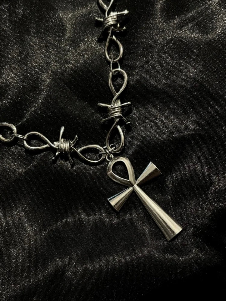 1 Piece Of Personalized And Fashionable Entwined Thorns Cross Gothic Style Metal Silver Color Pendant Necklace 47+5cm
