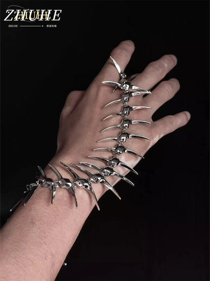 The Fishbone Shackle Necklace In A Punk And Cold Style, Made Of Copper Alloy, Is A Neutral Carnival Jewelry Accessory