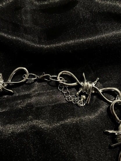 1 Piece Of Personalized And Fashionable Entwined Thorns Cross Gothic Style Metal Silver Color Pendant Necklace 47+5cm