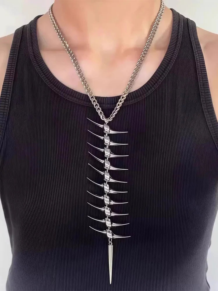 The Fishbone Shackle Necklace In A Punk And Cold Style, Made Of Copper Alloy, Is A Neutral Carnival Jewelry Accessory